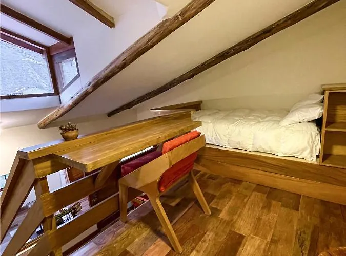 Hotel Light Wood